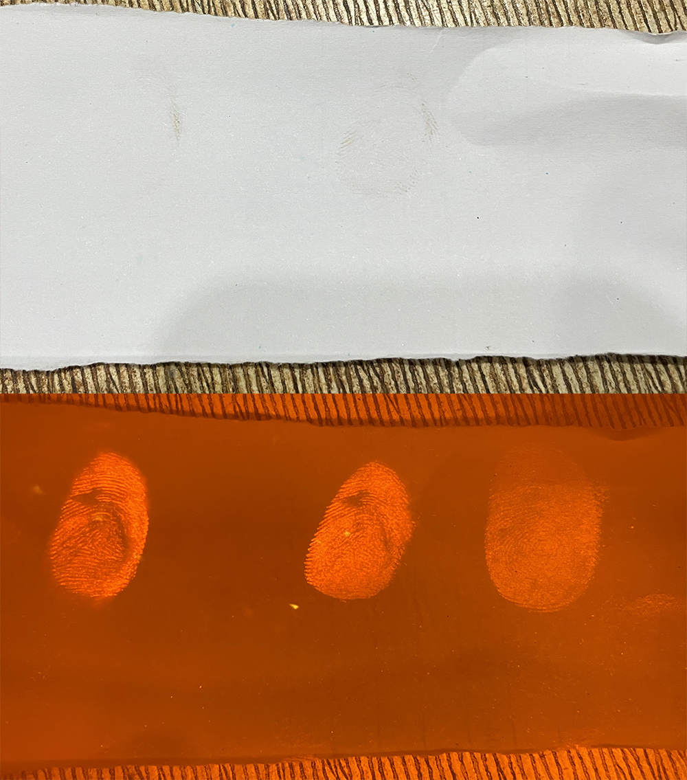 荧光潜血血指纹前后对比.png 荧光潜血血指纹前后对比.png