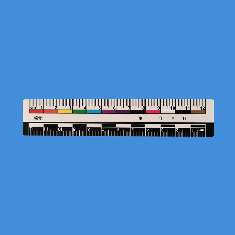 哑光拍照不反光，低粘度PET材料可移除，带编码区，成卷包装。