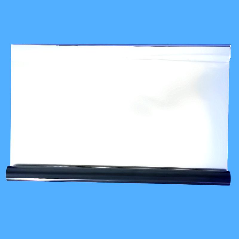 薄厚适中，对地面贴合度更好；镀铝面均匀，导电性好！